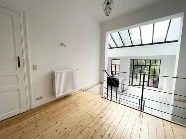 Gerenoveerd Huis 200m² te WOLUWE-SAINT-LAMBERT - 3 slaapkamers