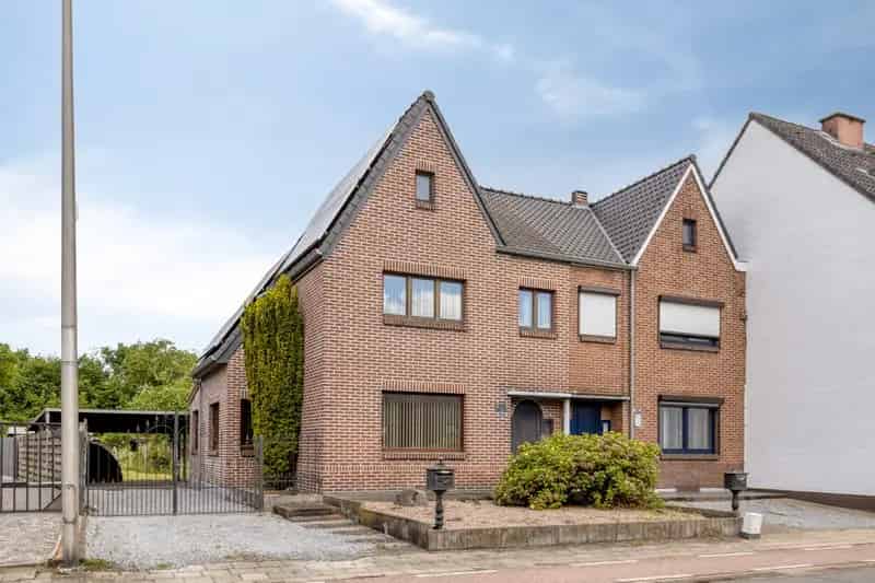 Huis te huur Maasmechelen - Grote tuin - Zonnepanelen