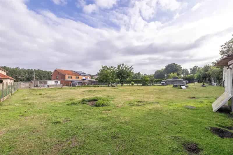 Te renoveren 6 slpk woning op circa 21a 41ca