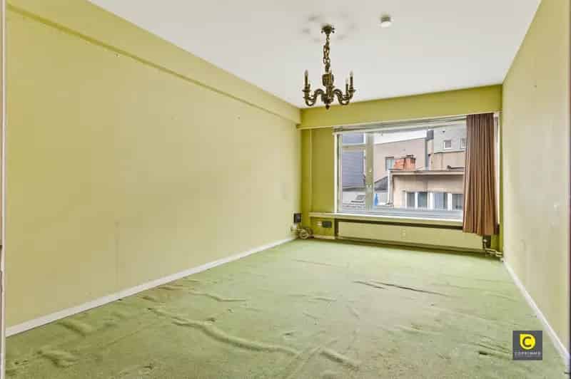 Te renoveren appartement 65m² nabij Meir