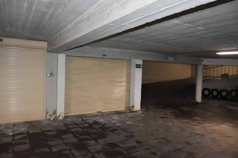 Garagebox Zeedijk nabij Casinoplein