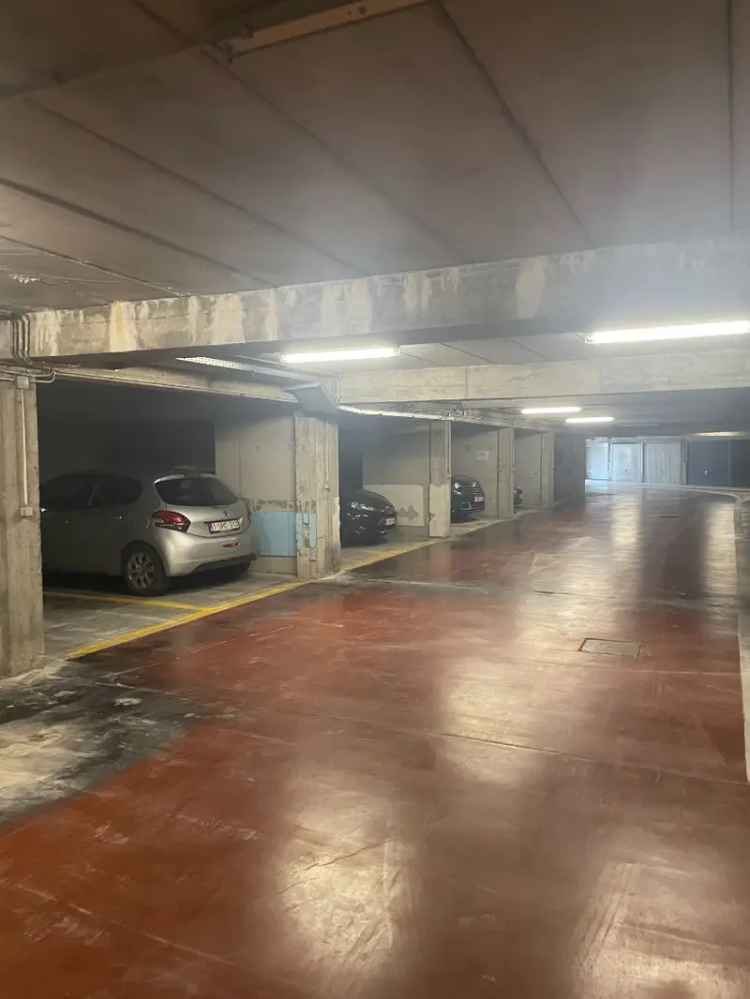 Te koop parkeerplaats Duinkerkelaan 118 De Panne