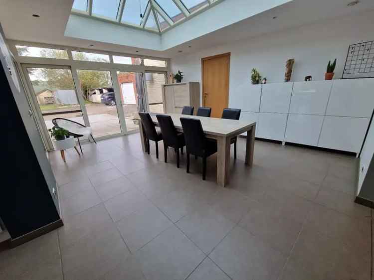 Volledig Aanbod: Gezinswoning met Moderne Afwerking