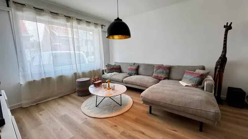 Huis te Huur Kapellen: Instapklaar Rijhuis met 2 Badkamers