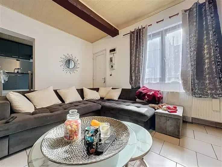 Huis Te Koop 2 slaapkamers tuin centrale verwarming