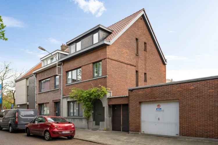 Ruime Halfopen Tweewoonst Merksem 4 slaapkamers 2 badkamers