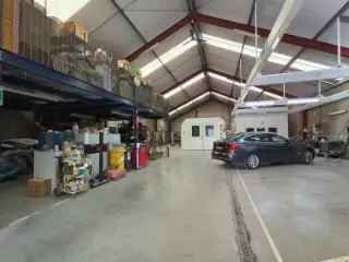 Carrosserie te Koop Boussoit - 670m² - Inclusief Outillage