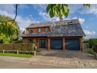 Villa te koop Eigenbrakel 4 slaapkamers grote tuin zwembad