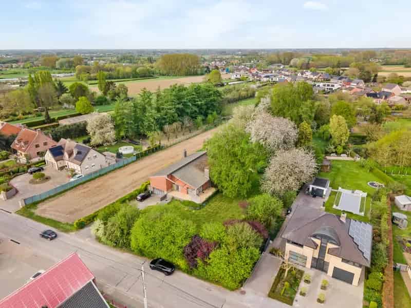 Huis te huur: Seventies Bungalow met Bouwgrondpotentieel
