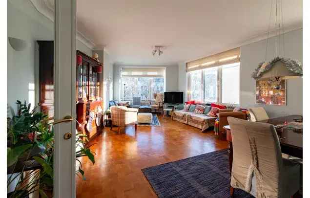 Huur 1 slaapkamer appartement van 111 m² in Antwerp