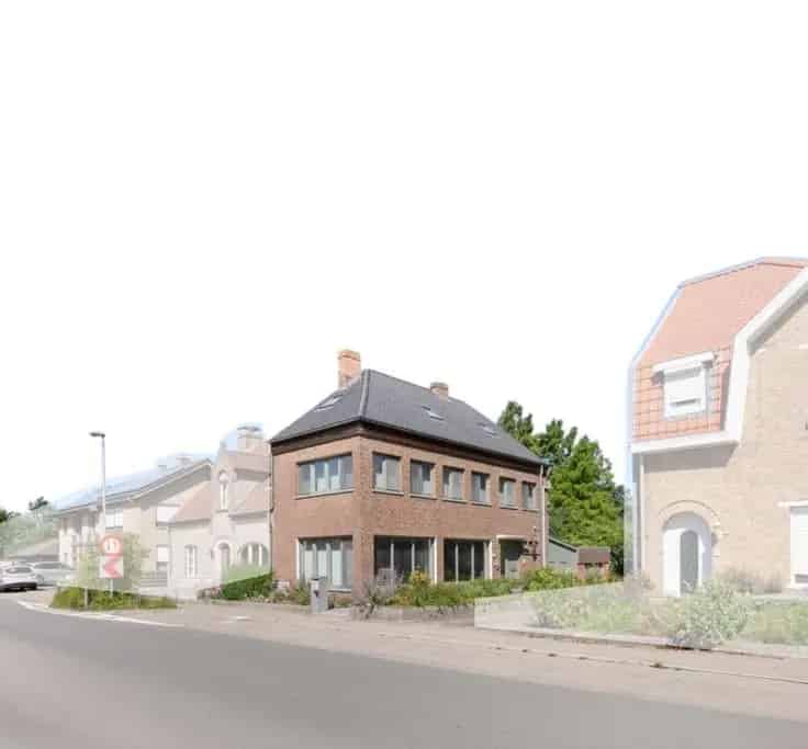 Huis Te Koop: Halfopen Bebouwing met Garage en Tuin