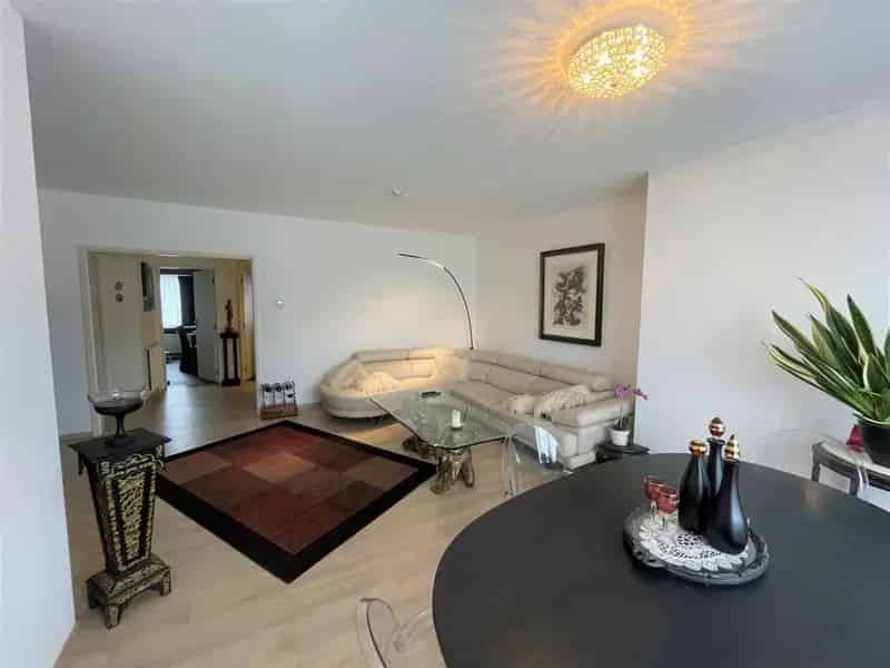 Appartement te huur Mortsel: 2 slaapkamers, terras,  ideale starterswoning
