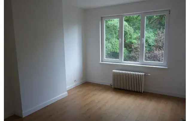 Huur 2 slaapkamer appartement van 80 m² in Charleroi