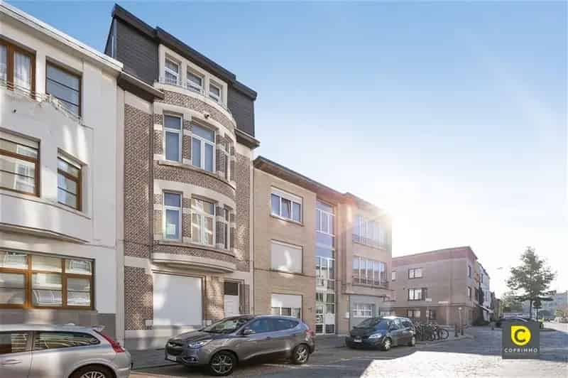 Te Huur: Charmant 1 Slaapkamer Appartement Art Deco Stijl