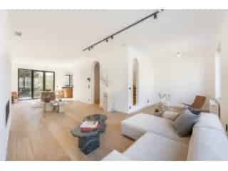Huis te koop Berchem - gerenoveerde woning met tuin en garage