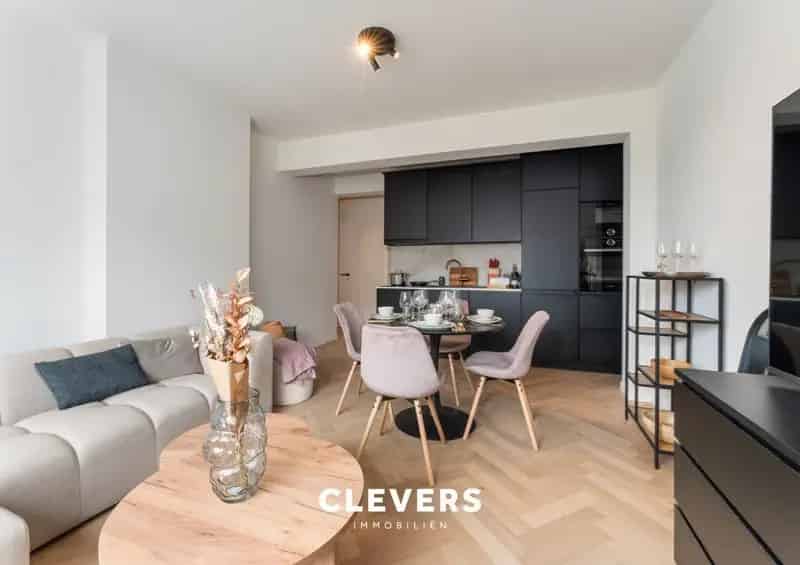 Appartement te koop: gerenoveerd 2 slaapkamers, zeezicht