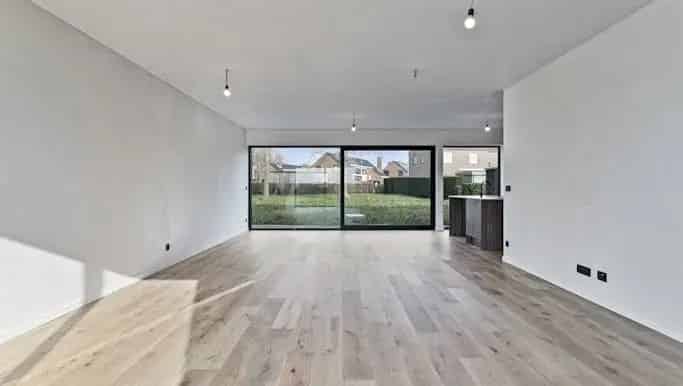Huis te koop in Vinkt - Ruime nieuwbouwwoning met tuin