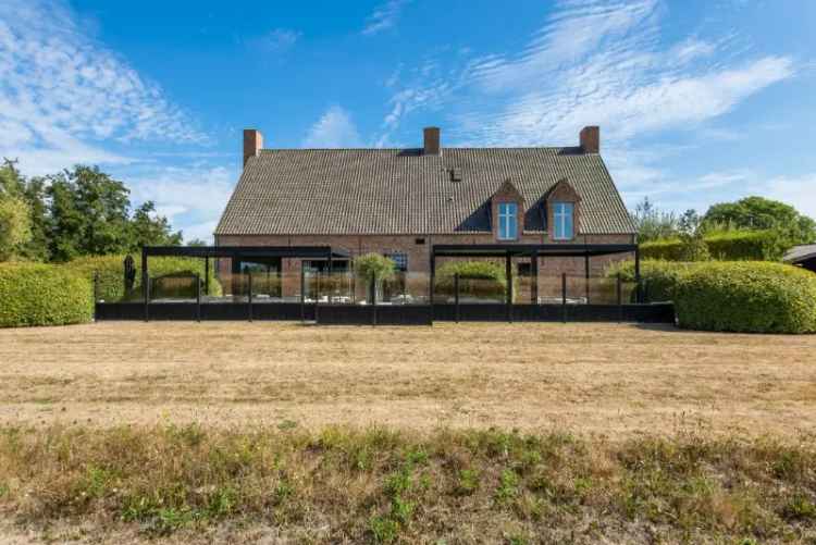 Boerderij te Koop Kontich: 8198m², Vijver, Bijgebouw