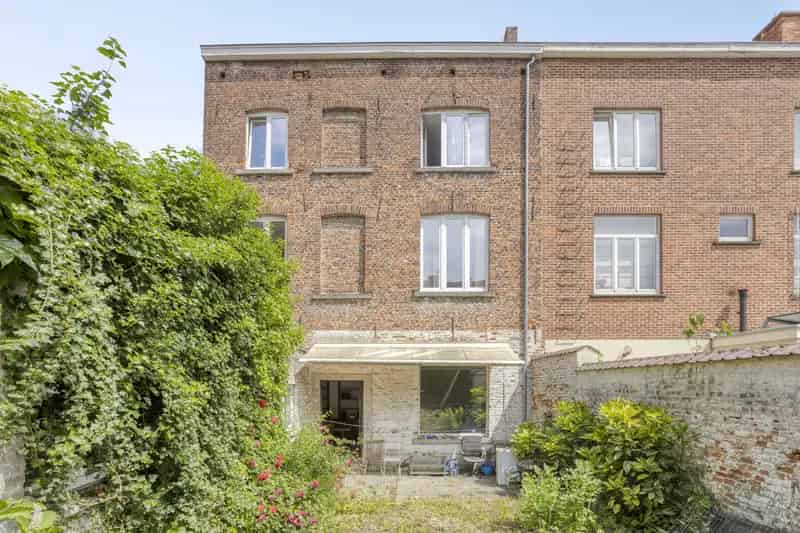 Herenhuis Tienen 8 slaapkamers 11 studentenkamers mogelijk