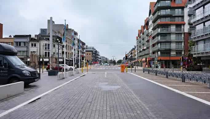 Kantoor te huur Astridplein Oostduinkerke 181m²