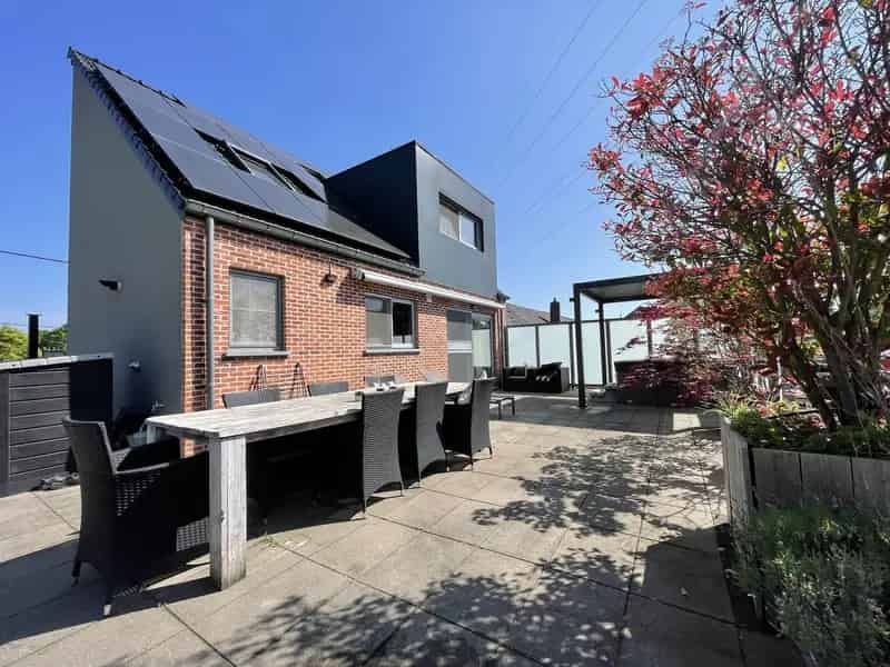 Halfopen Bebouwing Hasselt - Appartement en Polyvalent Gelijkvloers