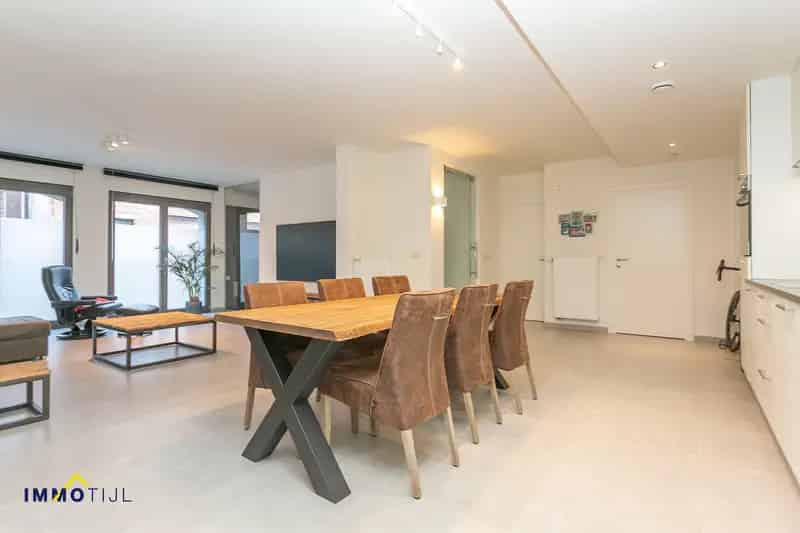 Vernieuwd Appartement Nabij Kaai Sint-Amands