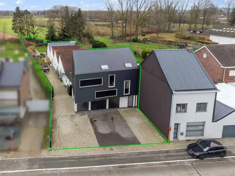 Huis te koop: Handelspand Kantoor Woning 4 slaapkamers Tuinloft