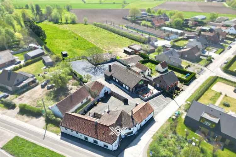Opbrengsteigendom Nazareth-De: 3 Woningen, Handelspand & Weide