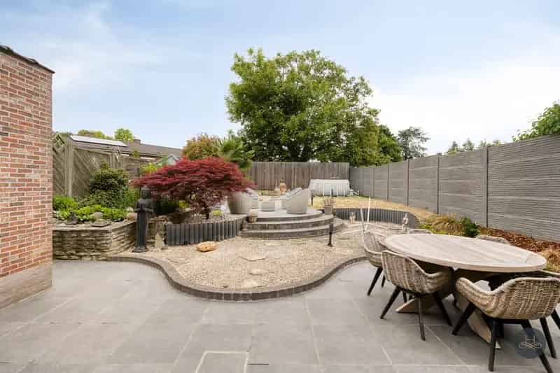 Gerenoveerde Grote Woning Met Ingerichte Tuin