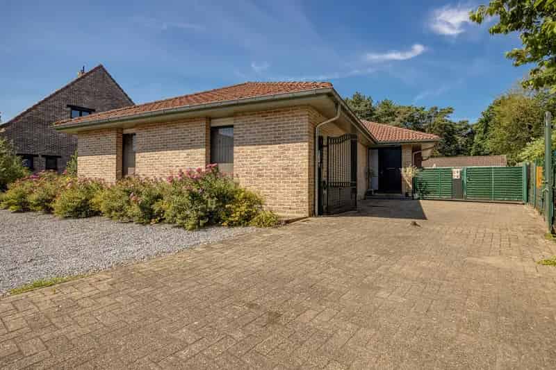 Huis te huur Vorselaar: Grote woning met stal en bijgebouw