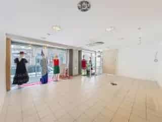 Handelspand Aarlen - Kantoor en Woning - Veel Potentieel