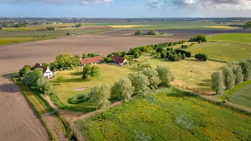 Huis te koop Oostkerke: Exclusief domein 2,89 ha
