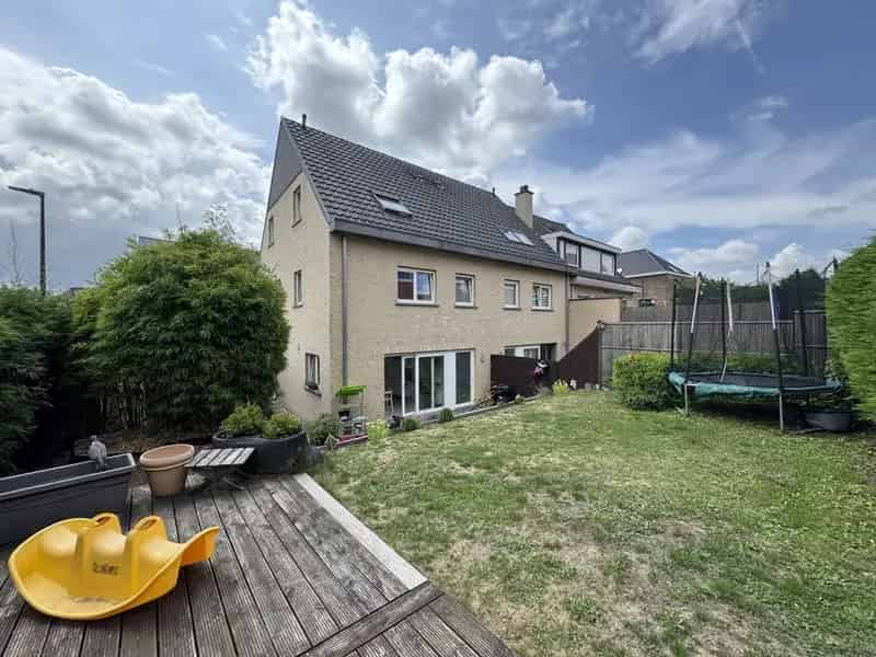 Huis te koop Vlezenbeek: 4 slaapkamers, tuin, instapklaar