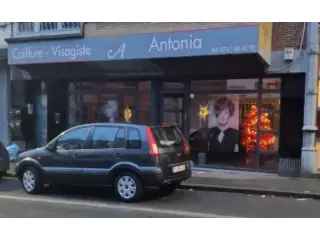Handelspand te koop Gilly 130m² winkel kantoor appartement