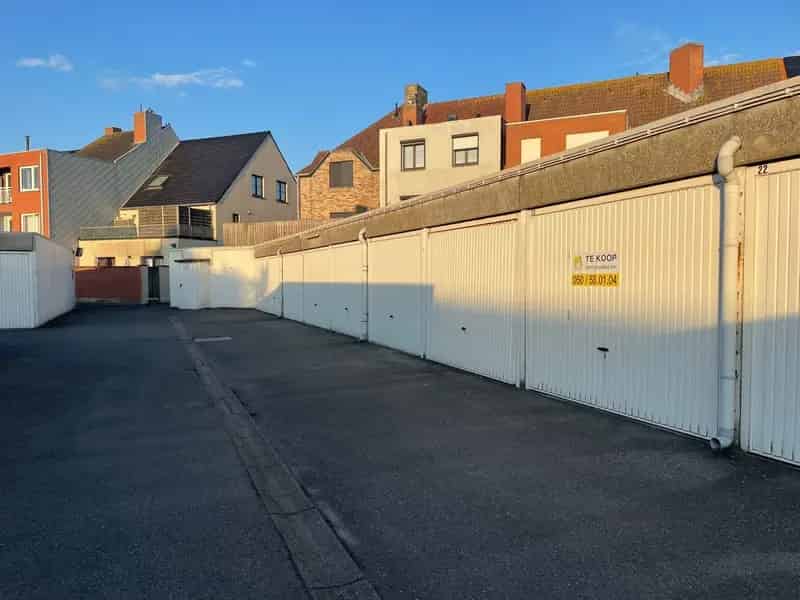 Garage te Huur Nabij Strand