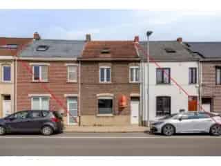 Huis te Koop Eine 5 Slaapkamers Garage Tuin