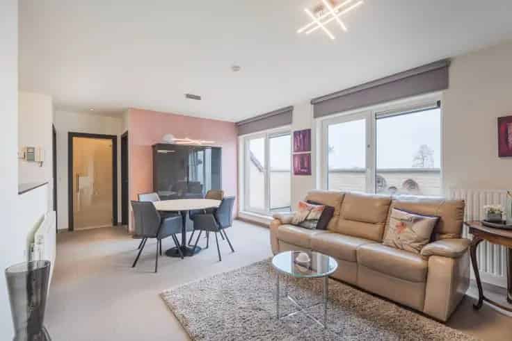 Appartement Te Koop Kermt: Instapklaar 2 Slaapkamers Terras