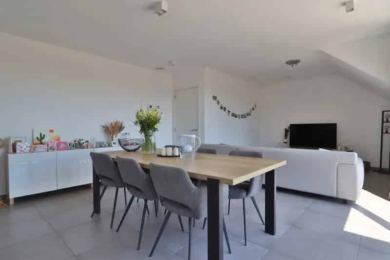Appartement te huur 2 slaapkamers terras garage