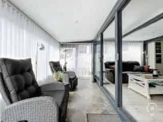 Huis te koop Yvoir - Gerenoveerde Bungalow met Zwembad