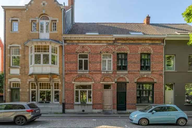 Huis Te Koop 4 Slaapkamers Diepe Tuin Nabij Centrum