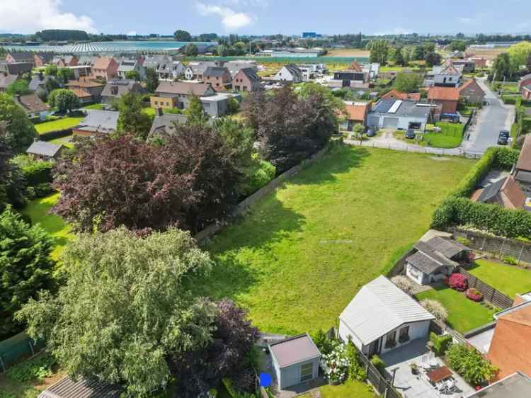 Bouwgrond Ardooie: 812m², Halfopen Bebouwing, Rustige Locatie