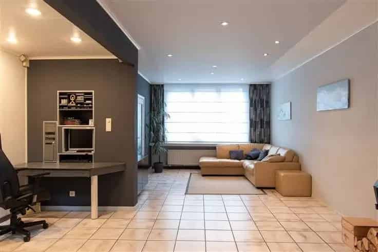 Hoboken: Gerenoveerde gezinswoning 3 slaapkamers en tuin