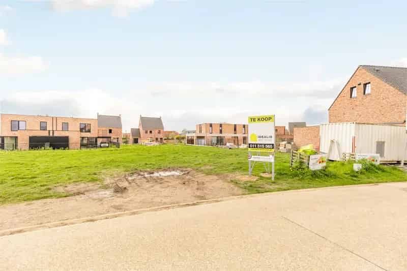 Kavel te koop Bree - 3a 41ca - Halfopen bebouwing