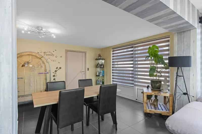 Ruime woning met grote veranda en tuin