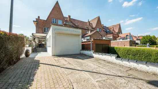 Huis te koop halfopen bebouwing met 4 slaapkamers en tuin in Temse