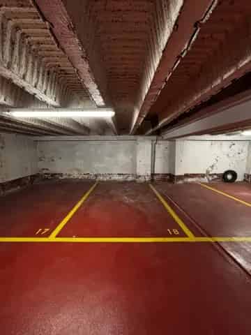 Parking Avenue de l Armee 68 Nabij Montgomery