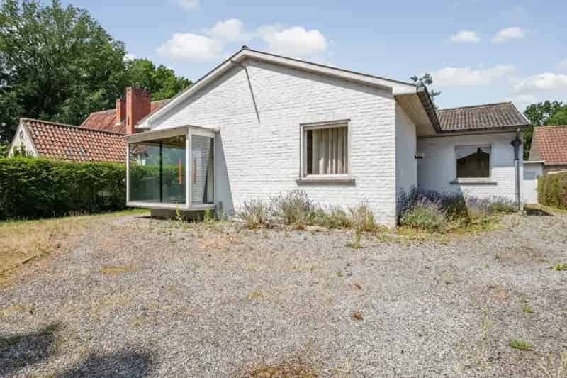 Ruime Bungalow te koop in Varsenare