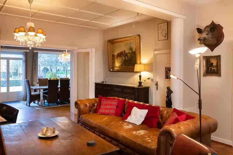 Ruim herenhuis met binnentuin in Wakken