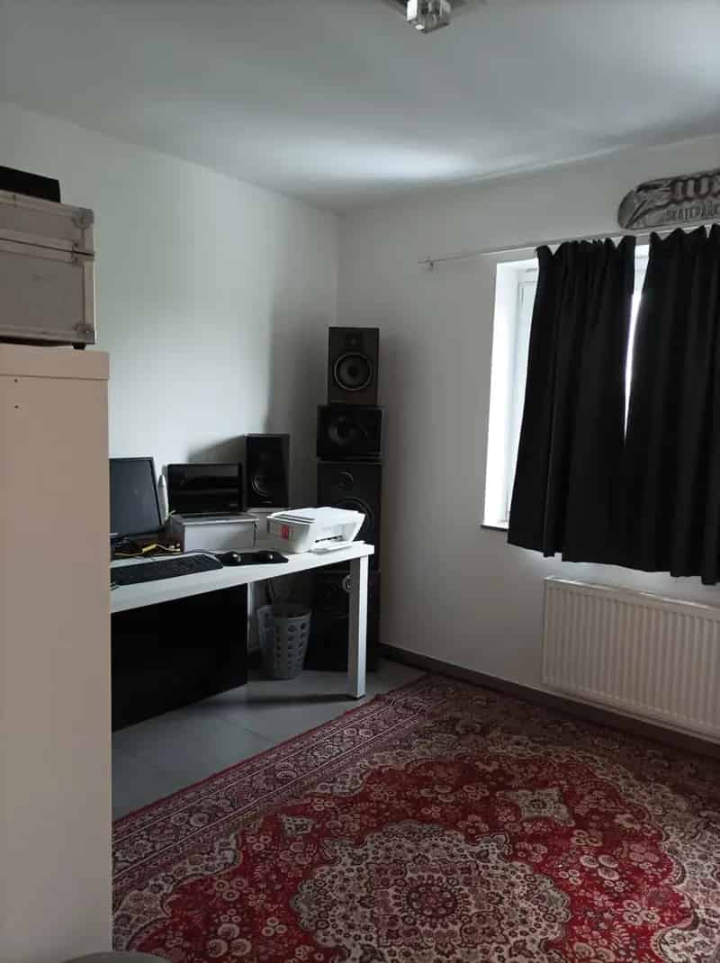 Modern Appartement 2 Slaapkamers Eerste Verdieping