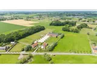Villa met Paardenfaciliteiten te Lotenhulle